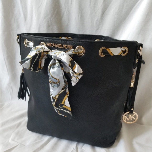 Purses - Picture 3 of 16